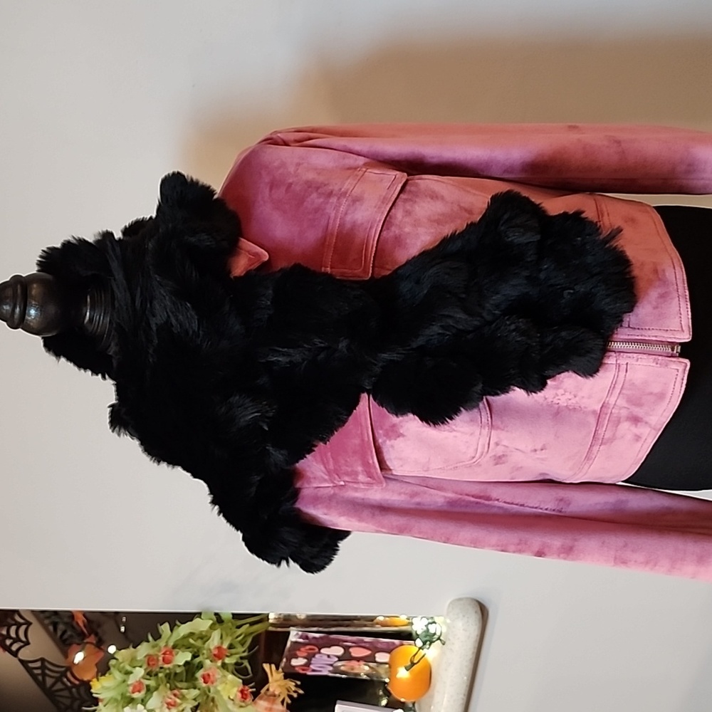 Valerie Stevens 100% Rabbit Ruffle Scarf - Picture 2 of 9